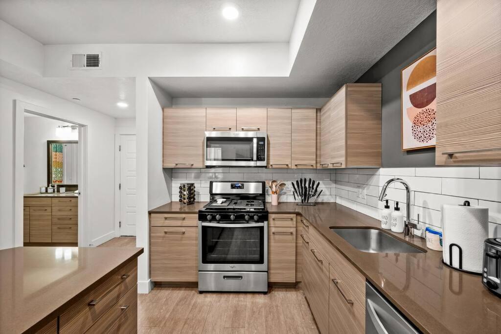 شقة Luxurious Retreat In Slc سالت ليك سيتي المظهر الخارجي الصورة